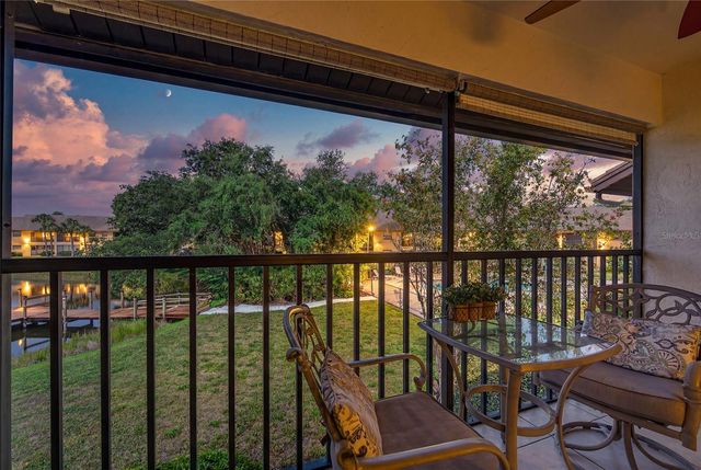 360 THREE LAKES LANE J, Venice, FL 34285