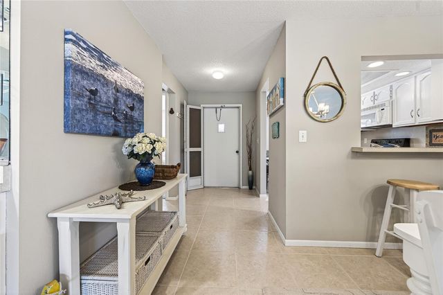 360 THREE LAKES LANE J, Venice, FL 34285