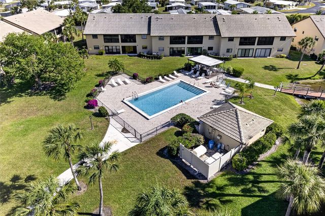 360 THREE LAKES LANE J, Venice, FL 34285