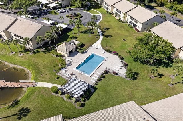 360 THREE LAKES LANE J, Venice, FL 34285