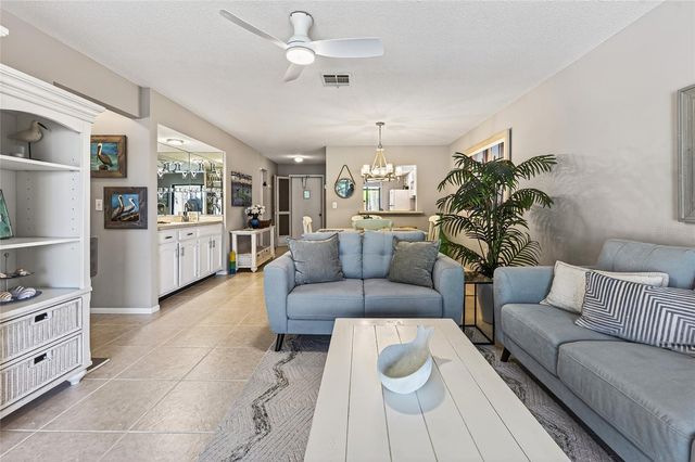 360 THREE LAKES LANE J, Venice, FL 34285