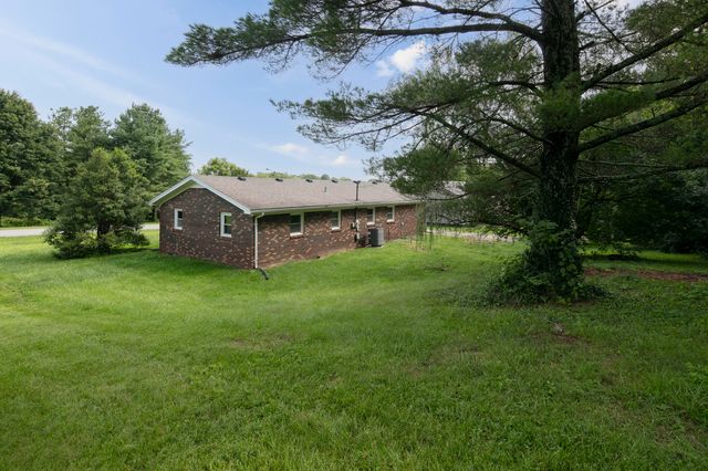 321 Lee Drive, Stanford, KY 40484