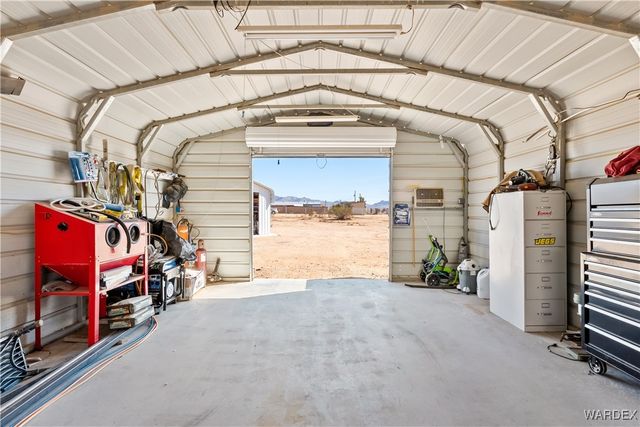 3710 N Horse Mesa Road, Golden Valley, AZ 86413