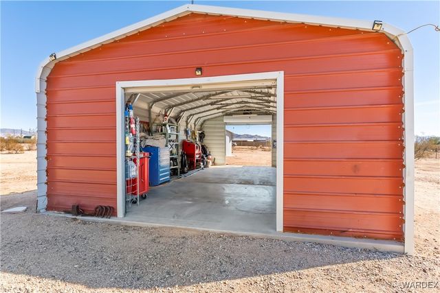 3710 N Horse Mesa Road, Golden Valley, AZ 86413