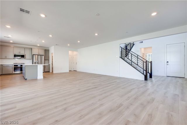 10488 Mountain Aster Avenue, Las Vegas, NV 89166