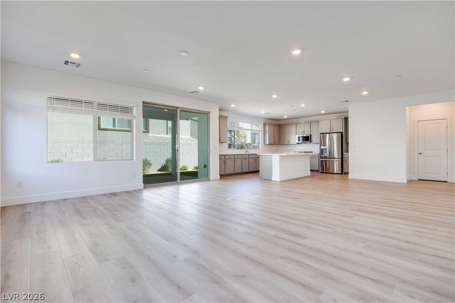 10488 Mountain Aster Avenue, Las Vegas, NV 89166