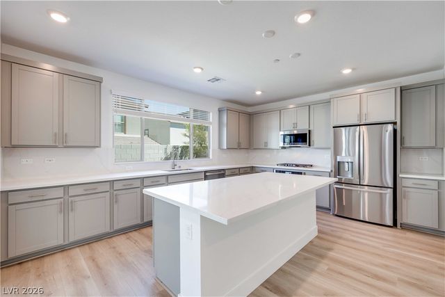 10488 Mountain Aster Avenue, Las Vegas, NV 89166