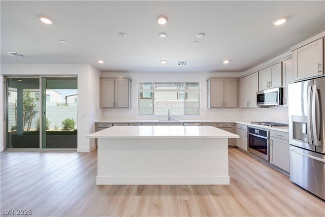 10488 Mountain Aster Avenue, Las Vegas, NV 89166