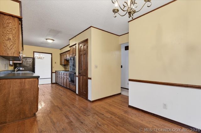 809 Whippoorwill Court, Bartlesville, OK 74006