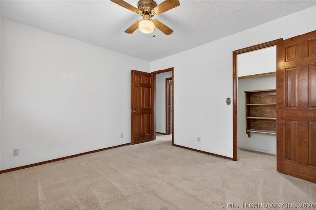 809 Whippoorwill Court, Bartlesville, OK 74006