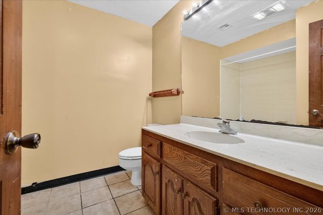 809 Whippoorwill Court, Bartlesville, OK 74006