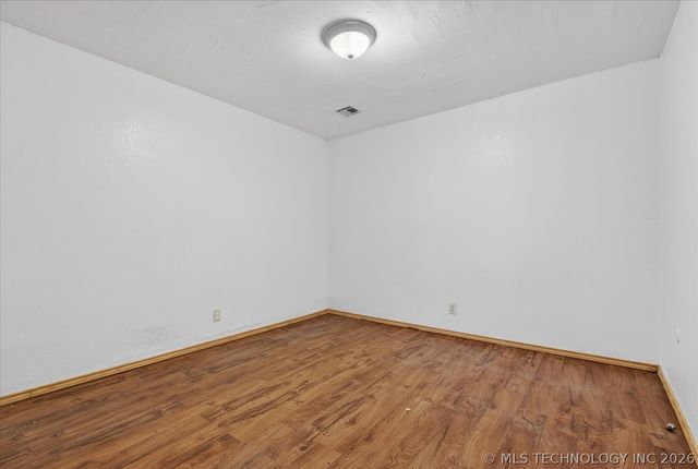 809 Whippoorwill Court, Bartlesville, OK 74006