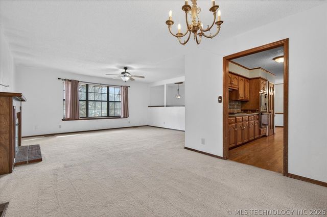 809 Whippoorwill Court, Bartlesville, OK 74006