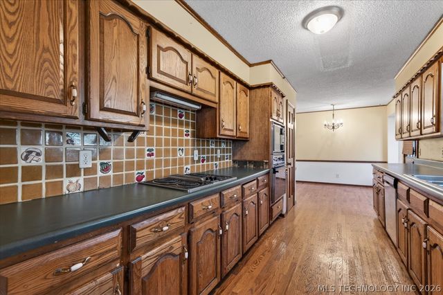 809 Whippoorwill Court, Bartlesville, OK 74006