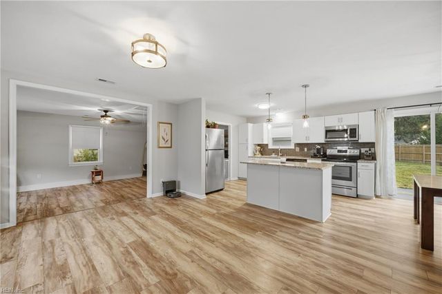 3136 Woodbaugh DR, Chesapeake, VA 23321