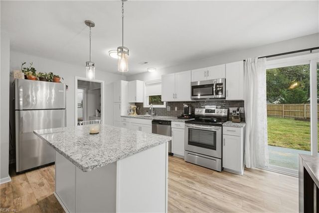3136 Woodbaugh DR, Chesapeake, VA 23321
