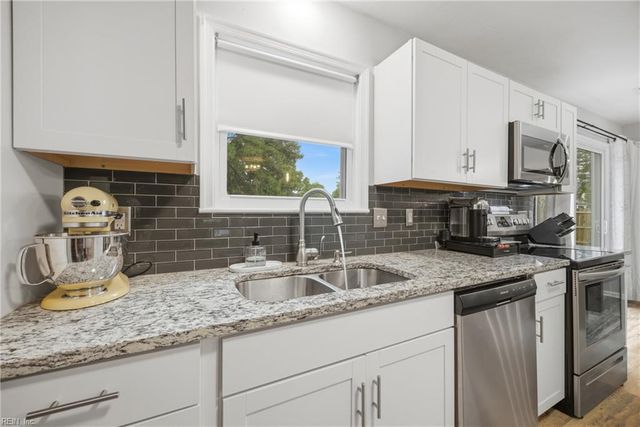 3136 Woodbaugh DR, Chesapeake, VA 23321