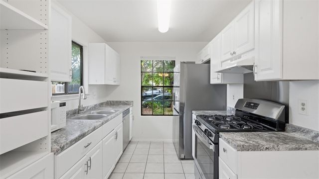 1124 Greenbriar LOOP, Round Rock, TX 78664