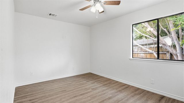 1124 Greenbriar LOOP, Round Rock, TX 78664