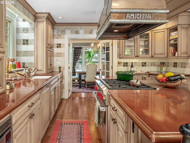 758 Nw POWHATAN Ter, Portland, OR 97210