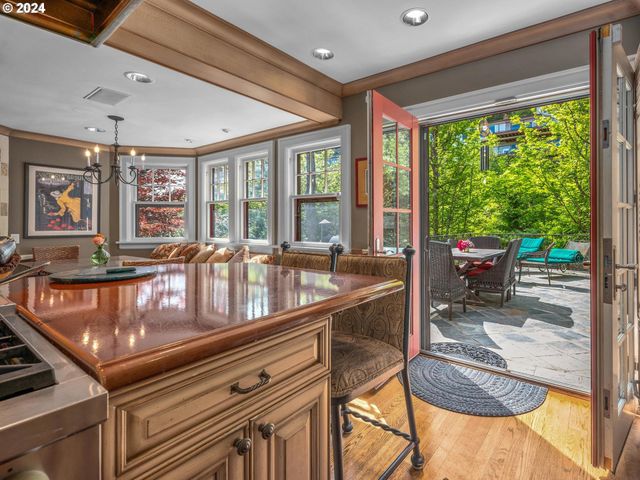 758 Nw POWHATAN Ter, Portland, OR 97210