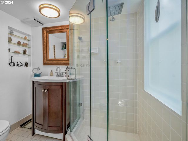 758 Nw POWHATAN Ter, Portland, OR 97210