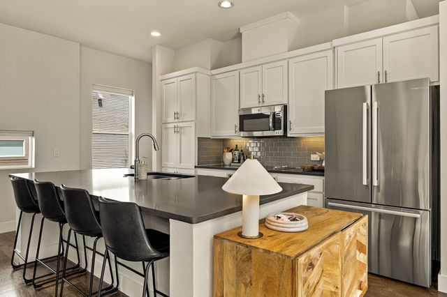 2472 Thatcher Drive, Dallas, TX 75206