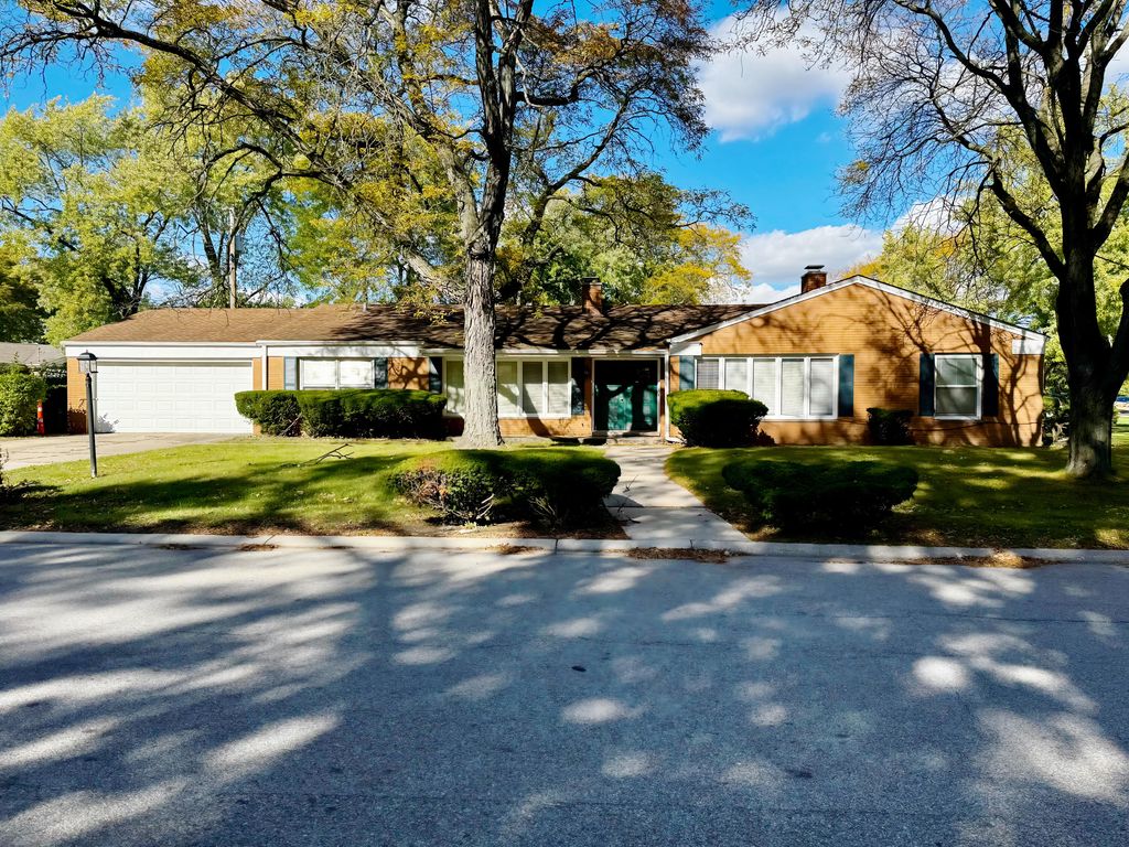 2312 W 65th Avenue, Merrillville, IN 46410