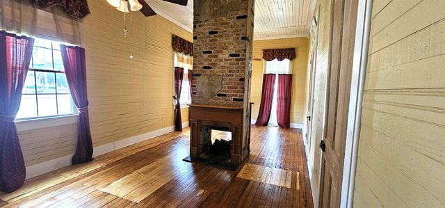 516 Iberville St, Donaldsonville, LA 70346