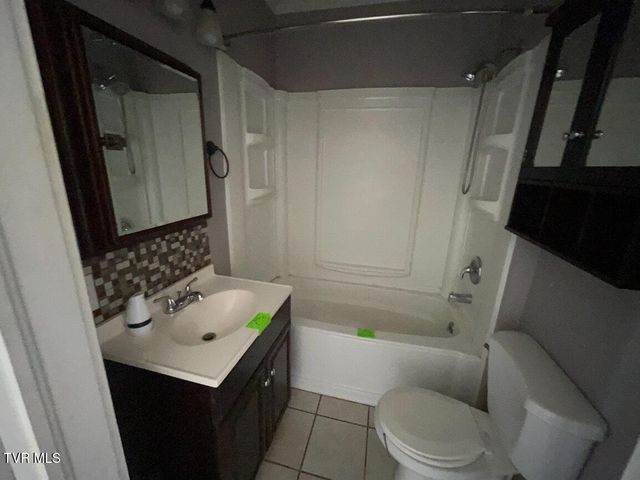 137 Crestview Drive, Fall Branch, TN 37656