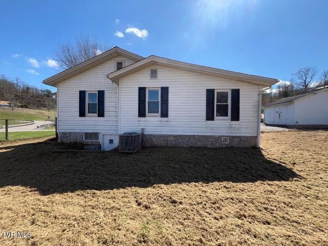 137 Crestview Drive, Fall Branch, TN 37656