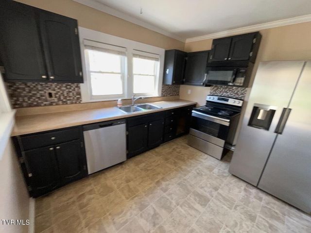 137 Crestview Drive, Fall Branch, TN 37656