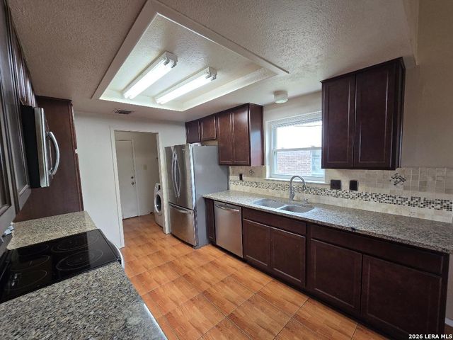 9006 TIMBER PARK ST, San Antonio, TX 78250