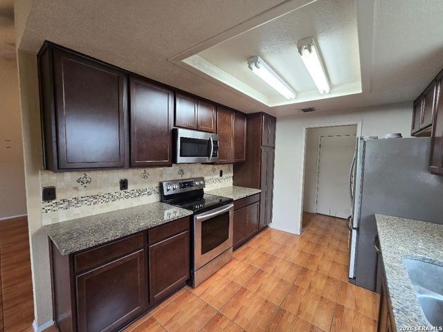 9006 TIMBER PARK ST, San Antonio, TX 78250