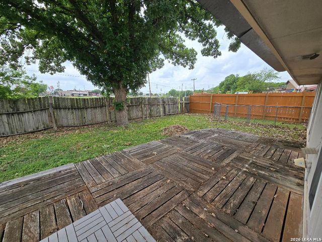 9006 TIMBER PARK ST, San Antonio, TX 78250