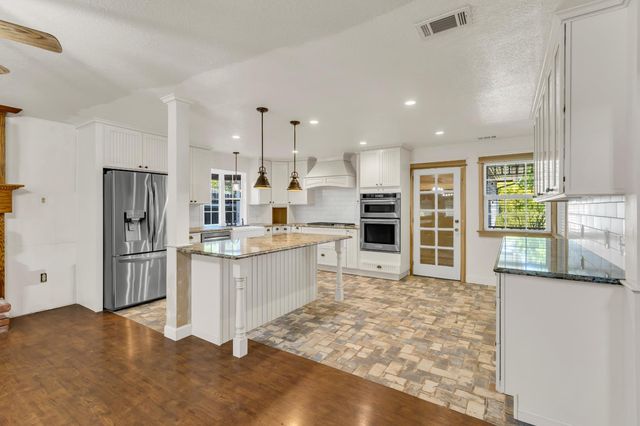 8620 La Paenda Way, Orangevale, CA 95662