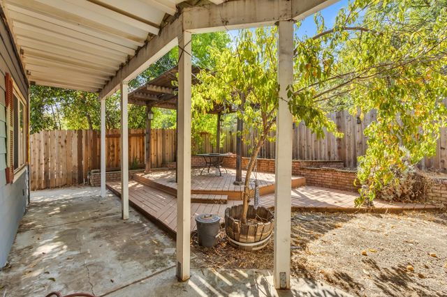 8620 La Paenda Way, Orangevale, CA 95662