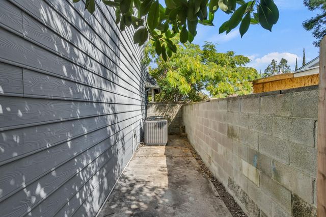 8620 La Paenda Way, Orangevale, CA 95662