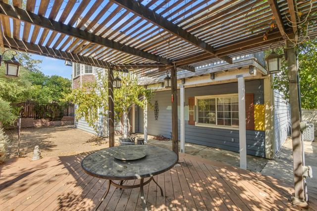 8620 La Paenda Way, Orangevale, CA 95662