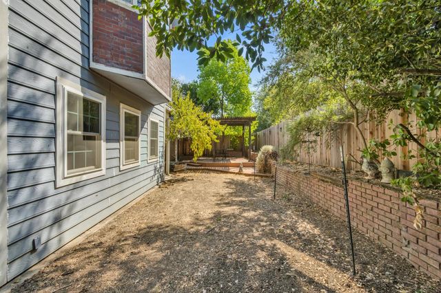 8620 La Paenda Way, Orangevale, CA 95662