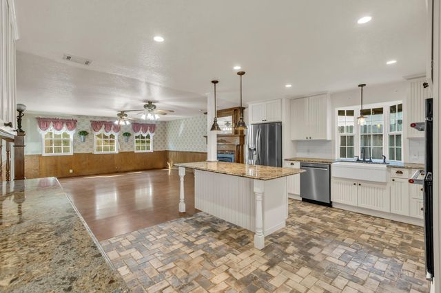 8620 La Paenda Way, Orangevale, CA 95662