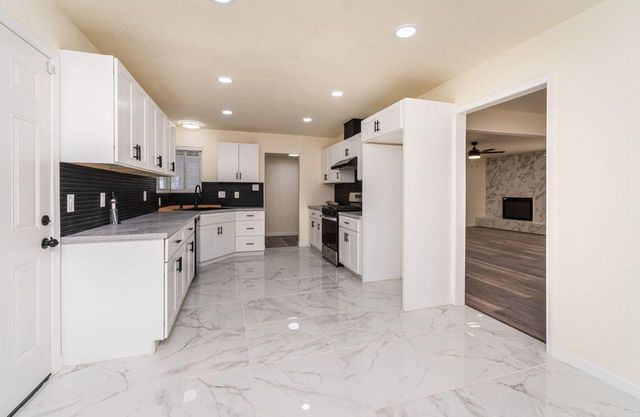 204 Edan Ave, Stockton, CA 95207