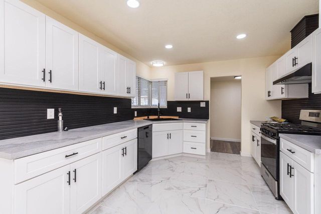 204 Edan Ave, Stockton, CA 95207