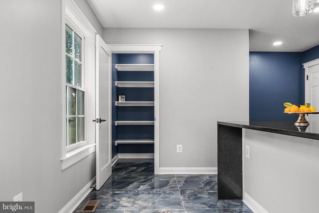 1371 N ROYAL AVE, Front Royal, VA 22630