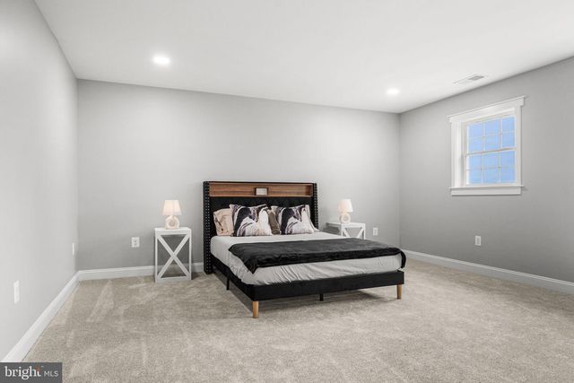 1371 N ROYAL AVE, Front Royal, VA 22630