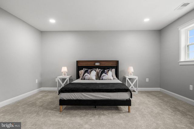 1371 N ROYAL AVE, Front Royal, VA 22630