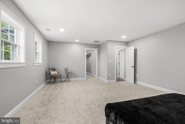 1371 N ROYAL AVE, Front Royal, VA 22630
