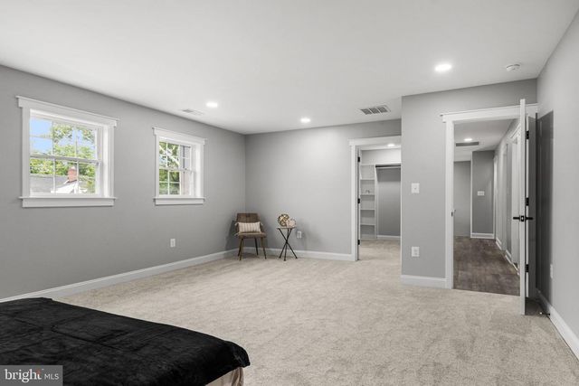1371 N ROYAL AVE, Front Royal, VA 22630