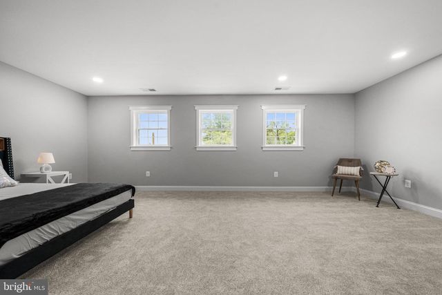 1371 N ROYAL AVE, Front Royal, VA 22630