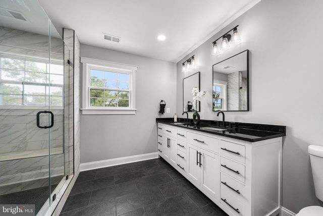 1371 N ROYAL AVE, Front Royal, VA 22630